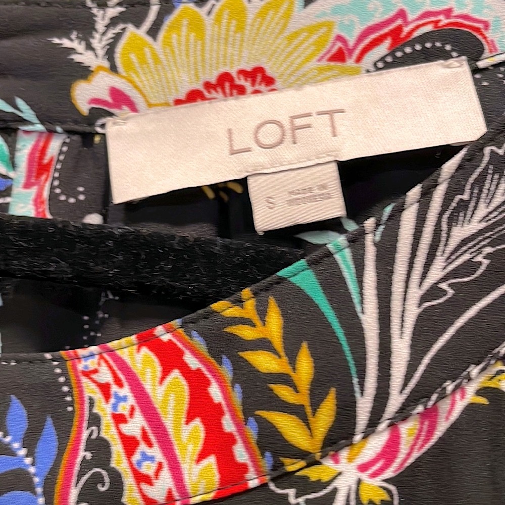 Loft blouse! - Picture 2 of 4